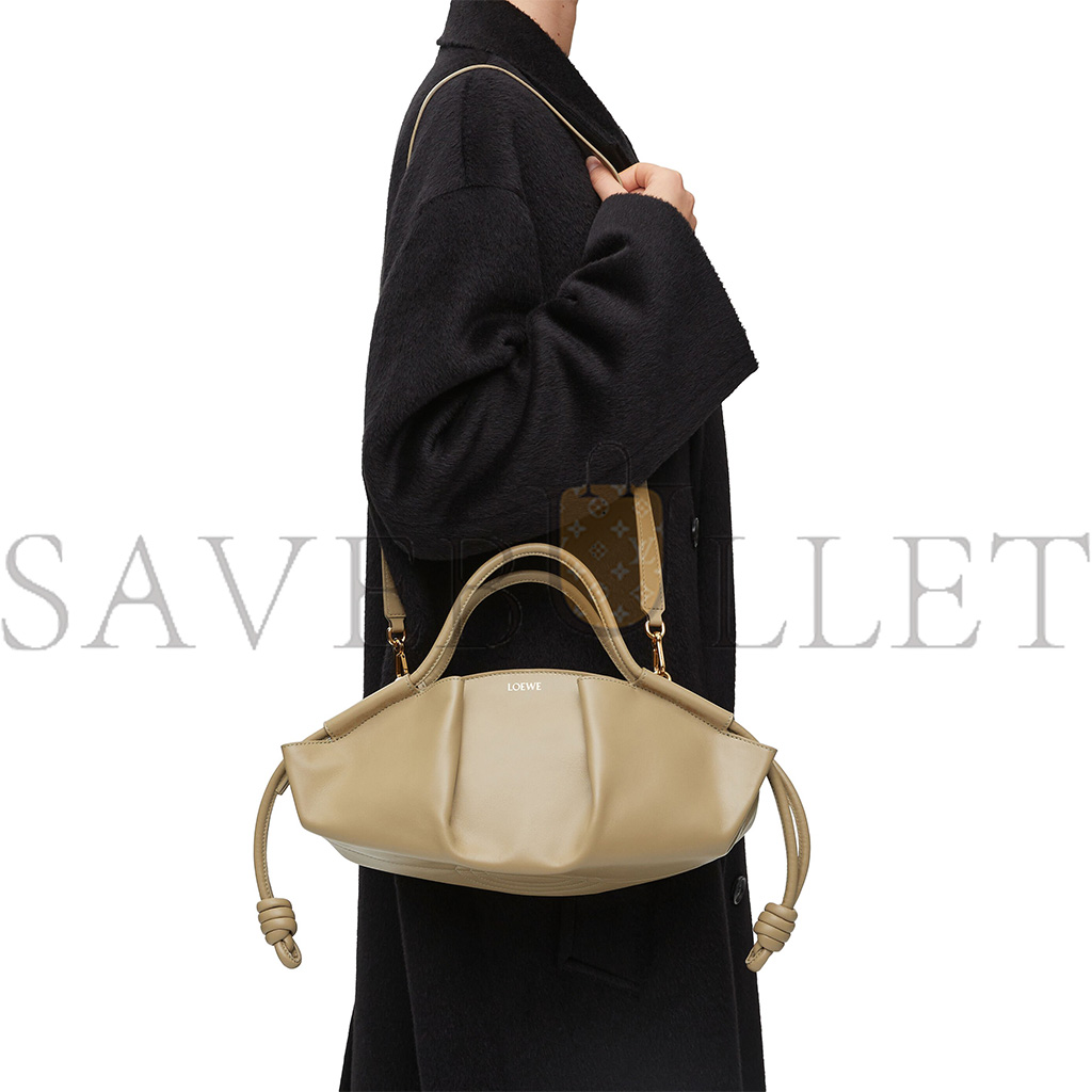 l*ew* small paseo bag in shiny nappa calfskin a709p48x02 (35x21x11.5cm)